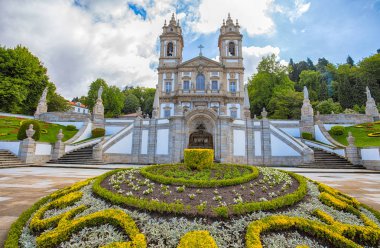 Braga, Portekiz - 18 Haziran 2016: Neoklasik Basilica Bom Jesus Monte Braga, Portekiz.