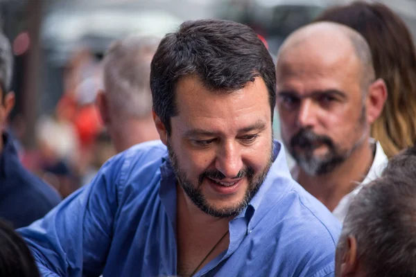 Genoa (Genova), İtalya, 23 Haziran 2017 - Matteo Salvini, Kuzey Ligi Sekreteri parti seçim kampanyası sırasında valinin Genova, İtalya