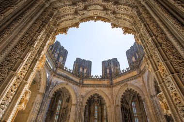 Bathalha, Portekiz - 18 Haziran: Portekiz üzerinde 18 Haziran 2016 Batalha Manastırı, bitmemiş Şapel. Bir Batalha Manastırı Batalha Portekiz sivil bucak bir Dominik manastır olduğunu.