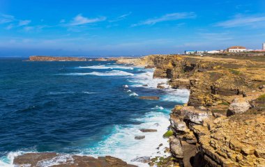 Rock görünümü arka plan Cape Carvoeiro, Peniche, Portekiz, Europe yakınındaki / deniz kaya arka plan / siyah kayalar