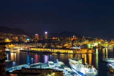 Cenova, İtalya 30 Ekim 2016 - Cenova Limanı manzara gece, İtalya, Avrupa