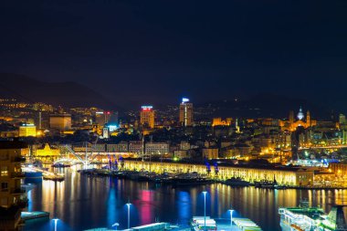 Cenova, İtalya 30 Ekim 2016 - Cenova Limanı manzara gece, İtalya, Avrupa