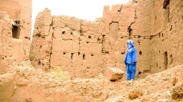 Uomo Berbero Che Indossa Drees Blu Turbante Villaggio Marocco Africa — Foto Stock