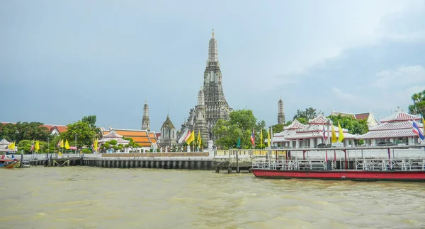 Blick Vom Chao Praya Fluss Zum Wat Arun Dem Tempel — Stockfoto