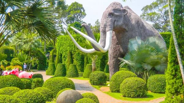 Big Elephant Reproduction Nong Nooch Garden Pattaya Thailand Asia — Stock Photo, Image