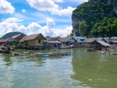 Punyi Adası veya Koh Panyee, Müslüman Köyü seyahat tekne Phang Nga Bay, Tayland, Asya