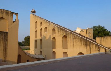 Jantar Mantar karmaşık mimarileri ile Jaipur, Hindistan, Asya'nın astronomik aletleri görev