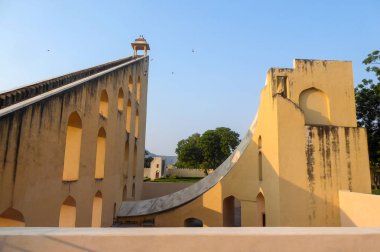 Jantar Mantar karmaşık mimarileri ile Jaipur, Hindistan, Asya'nın astronomik aletleri görev