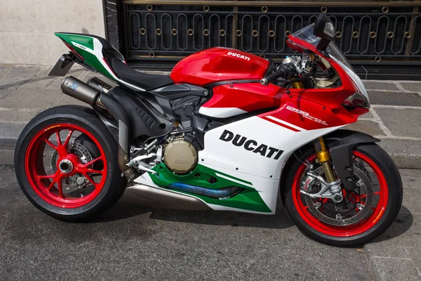 Παρίσι Γαλλία Σεπτεμβρίου 2018 Ducati 1299 Panigale Τελική Έκδοση Τρίχρωμος — Φωτογραφία Αρχείου