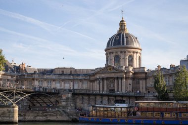 Paris, Fransa, 8 Eylül 2018 - sanat Köprüsü (Pont des Arts) Institute of France Paris, Fransa
