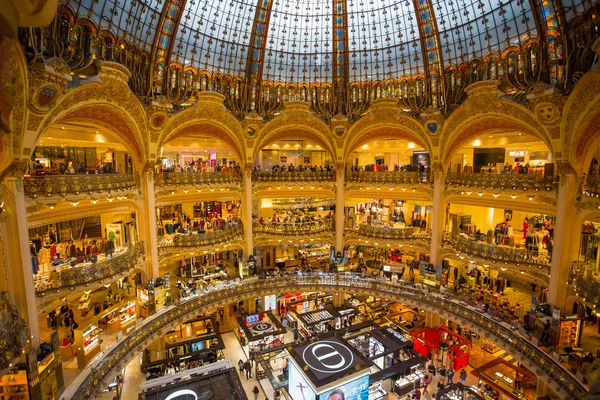 Paris France September 2018 Интерьер Galeries Lafayette Париже Франция — стоковое фото