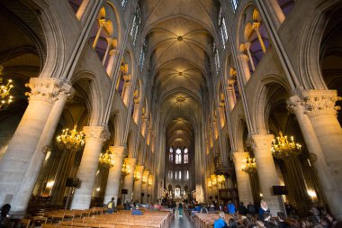 Paris, Fransa, 6 Eylül 2018 - Notre Dame de Paris Katedrali iç, Paris, Fransa
