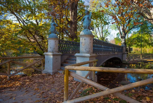 イタリア ミラノ センピオーネ公園の秋 — ストック写真