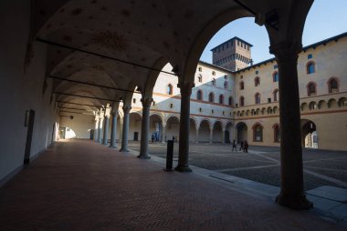 Milan, İtalya, 5 Aralık 2018 - Rocchetta avluda Sforzesco Castle, Milano, İtalya