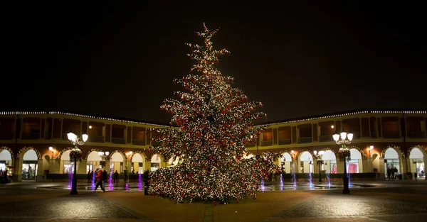 Milão Itália Dezembro 2018 Shopping Center Serravalle Outlet Nos Dias — Fotografia de Stock