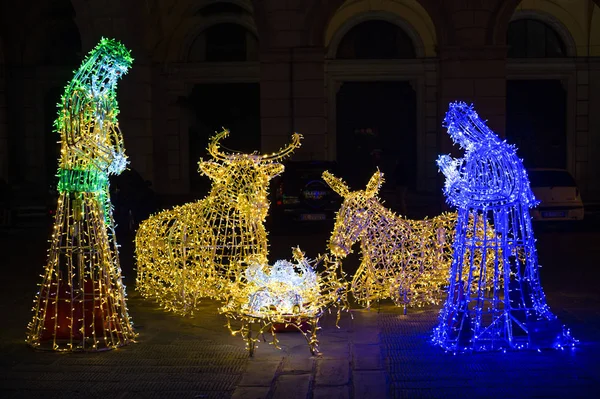 Natal Presépio Iluminado Com Luzes Coloridas — Fotografia de Stock