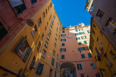 Cenova, İtalya, 29 Nisan 2019 - Santa Brigida çukurları meydanı (Truogoli di Santa Brigida), Cenova, İtalya'nın tarihi merkezinde en müstehcen yerlerden biri.