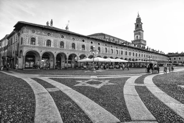 Vigevano Italia Mayo 2015 Vista Plaza Ducale Con Torre Bramante —  Fotos de Stock