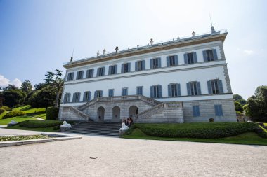 Villa Melzi ve Como Gölü, Italya Bellagio köyünde bahçeleri görünümü