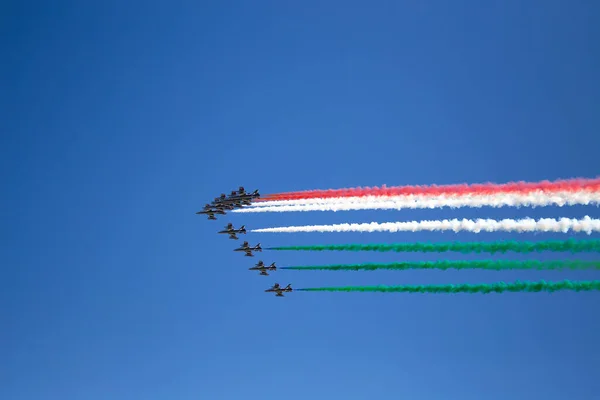 Genoa Italy Μαϊου 2020 Ακροβατικές Αεροπορικές Επιδόσεις Του Frece Tricolori — Φωτογραφία Αρχείου