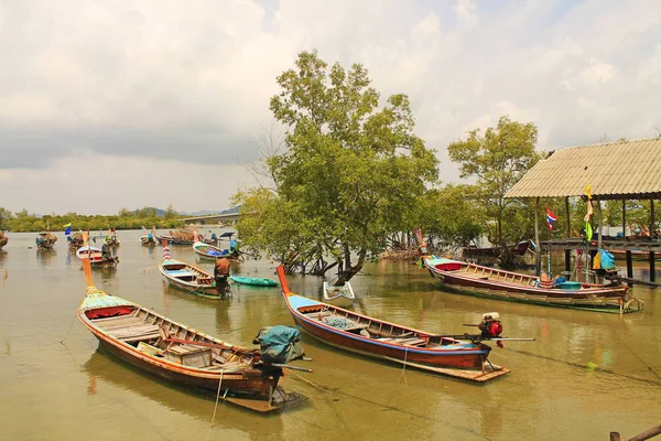 Barco Cauda Longa Mar Andamão Baantoh Balew Koh Lanta Tailândia — Fotografia de Stock