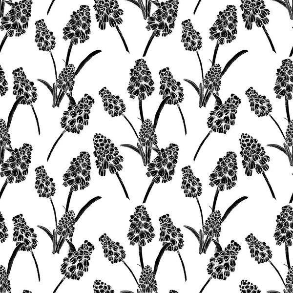Bezszwowy wzór z realistycznie pomalowanym atramentem kwiaty Muscari. Ręcznie rysowana ilustracja na białym tle zmodyfikowana na cyfrowe Źródło nowoczesnego designu, druku tekstylnego, tkaniny, papieru do pakowania — Zdjęcie stockowe