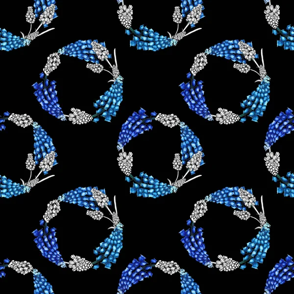 Hyacinths Muscari em padrão sem costura primavera simples e bonito com flores, botões, ramos, grinaldas em fundo preto. Aquarela, desenho à mão livre para impressão têxtil, tecido, papel de embrulho — Fotografia de Stock