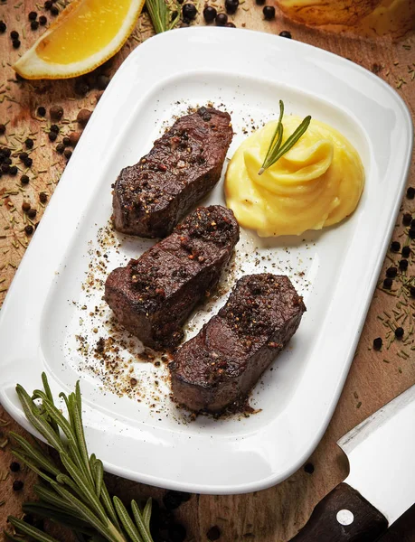 Carne Temperos Prato Fadas Com Purê Batatas — Fotografia de Stock