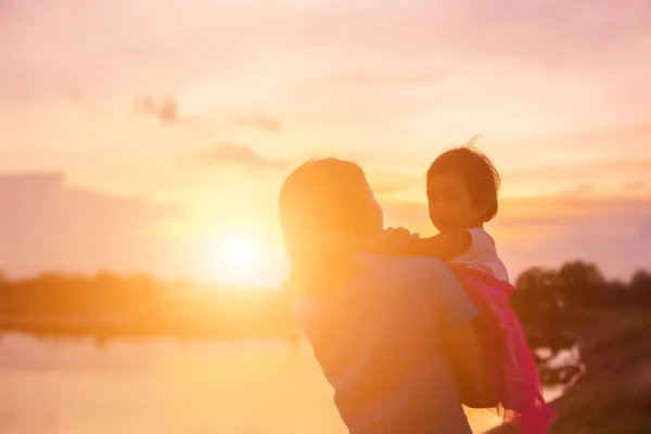 Silhouette Happy Young Girl Child Arms His Loving Mother Hug — Stock Photo, Image