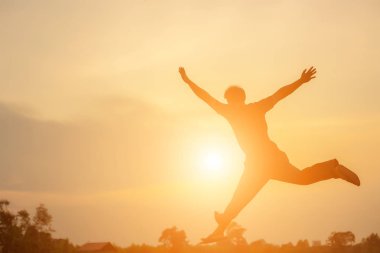 Günbatımındaki adam