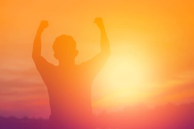 Günbatımındaki adam