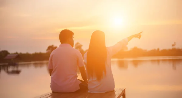 Silhouette Man Woman Holding Hands Each Other Walking Together — Stock Photo, Image