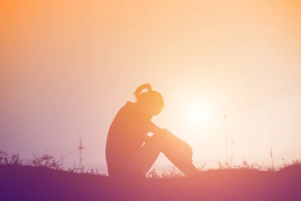 Mujer Triste Deprimida Sentada Sola — Foto de Stock