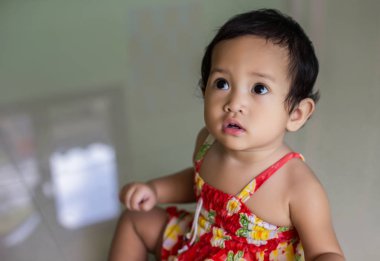 sevimli küçük kız portresi