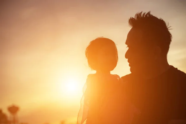 Father Took Baby Learn Walk Sunset — Stock Photo, Image