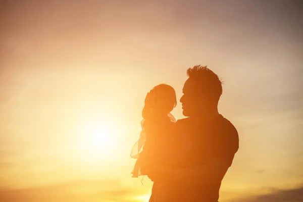 Father Took Baby Learn Walk Sunset — Stock Photo, Image