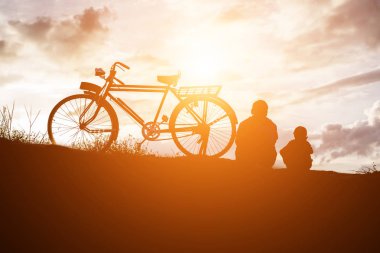 Motorcu aile siluet baba ve oğul