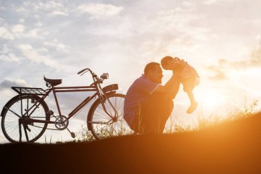 Baba ve oğul sunset bulvarında eğleniyor