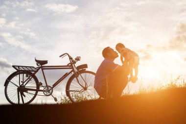 Baba ve oğul sunset bulvarında eğleniyor