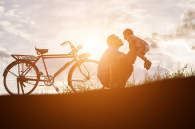 Baba ve oğul sunset bulvarında eğleniyor