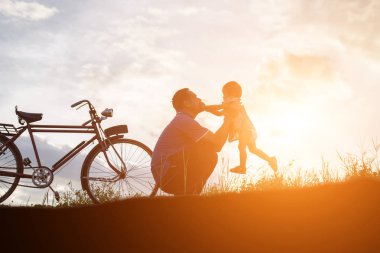 Baba ve oğul sunset bulvarında eğleniyor