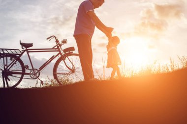 Baba ve oğul sunset bulvarında eğleniyor