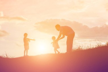 Baba ve oğul sunset bulvarında eğleniyor