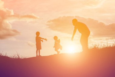Baba ve oğul sunset bulvarında eğleniyor