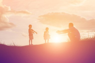 Baba ve oğul sunset bulvarında eğleniyor