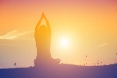 Güneş için eller şekilli.