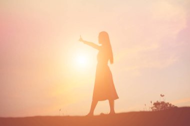 Yalnız üzgün ve depresyonda kadın 