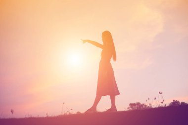 Yalnız üzgün ve depresyonda kadın 