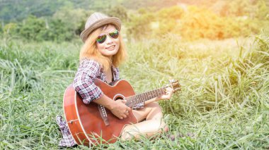 Güneş ışığı altında müzik 