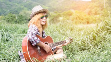 Güneş ışığı altında müzik 